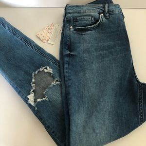 Authentic Free People busted knee skinny jeans 32L
